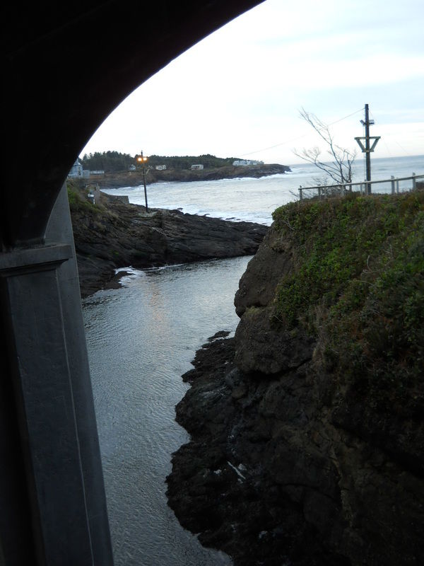 Photo3=2407348_orig=DepoeBayHarborFromPedestrianUnderpass.jpg